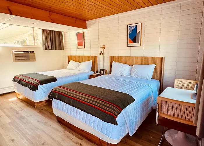 The Sierra Motel